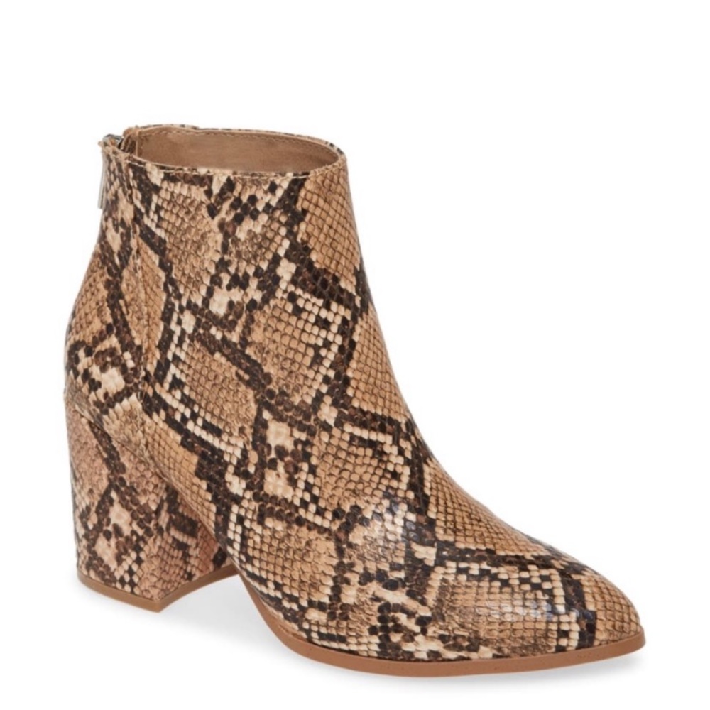 *New Steve Madden size 7 Julianne snake print block booties animal print booties